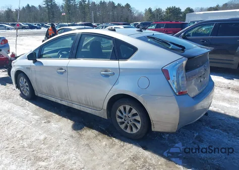 2013 Toyota Prius Plug-In z USA, uszkodzony, nr VIN JTDKN3DP6D3044527